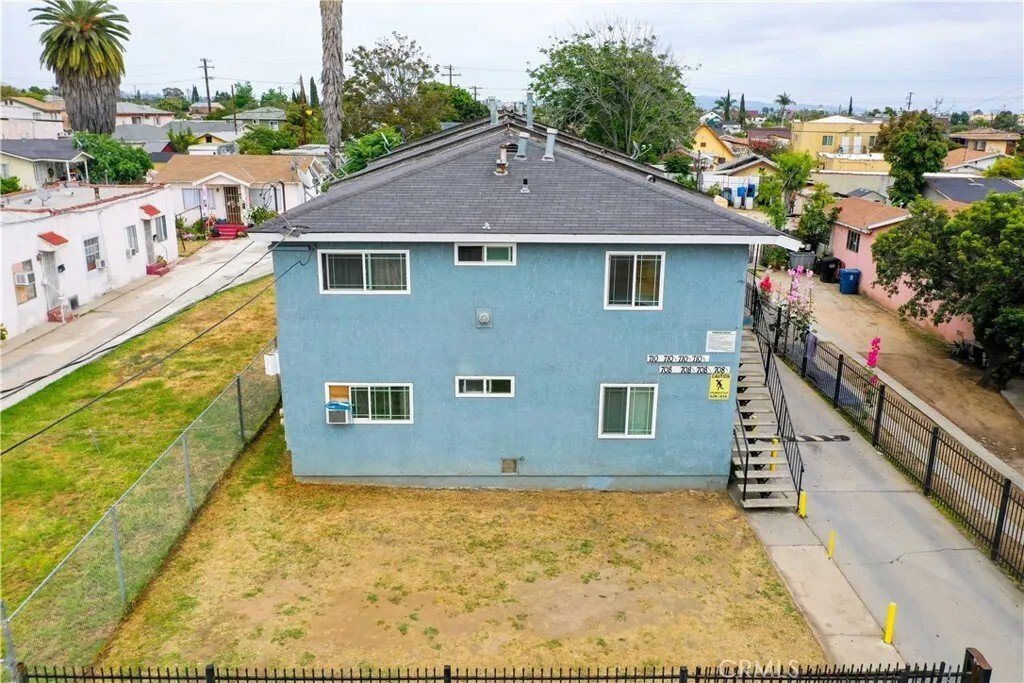 East Los Angeles, California, United States 2 - 18151807