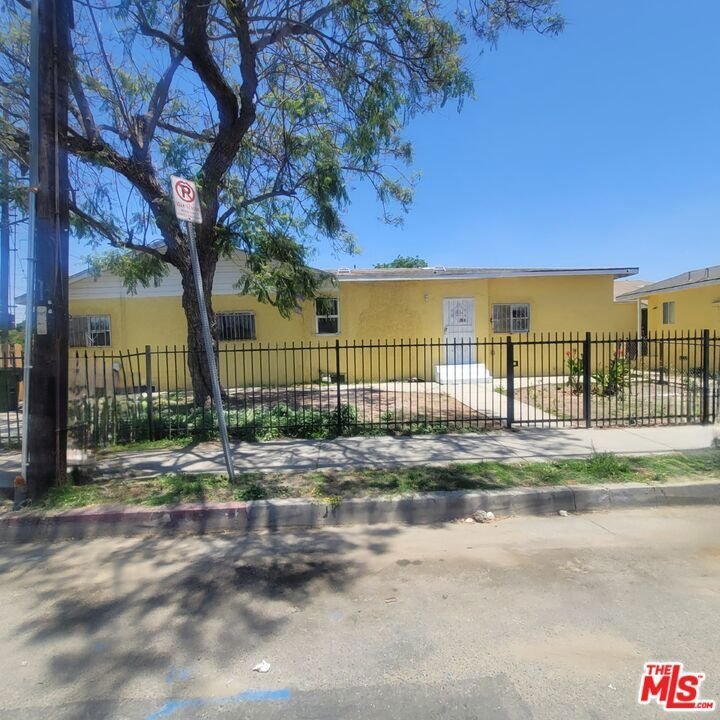 Los Angeles, California, United States 1 - 18152215