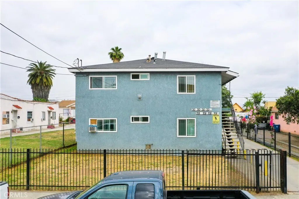 East Los Angeles, California, United States 1 - 18151807