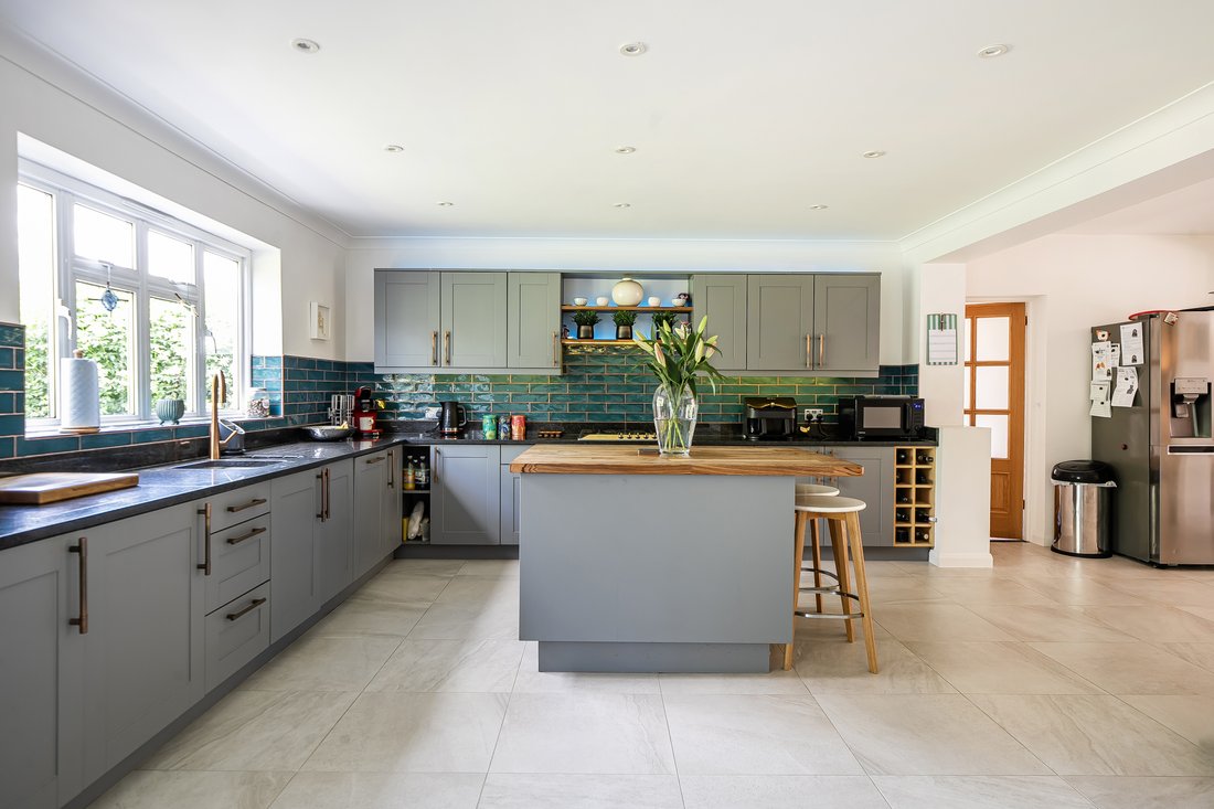 House in Kingswood, Reigate and Banstead, England 2 - 18152077