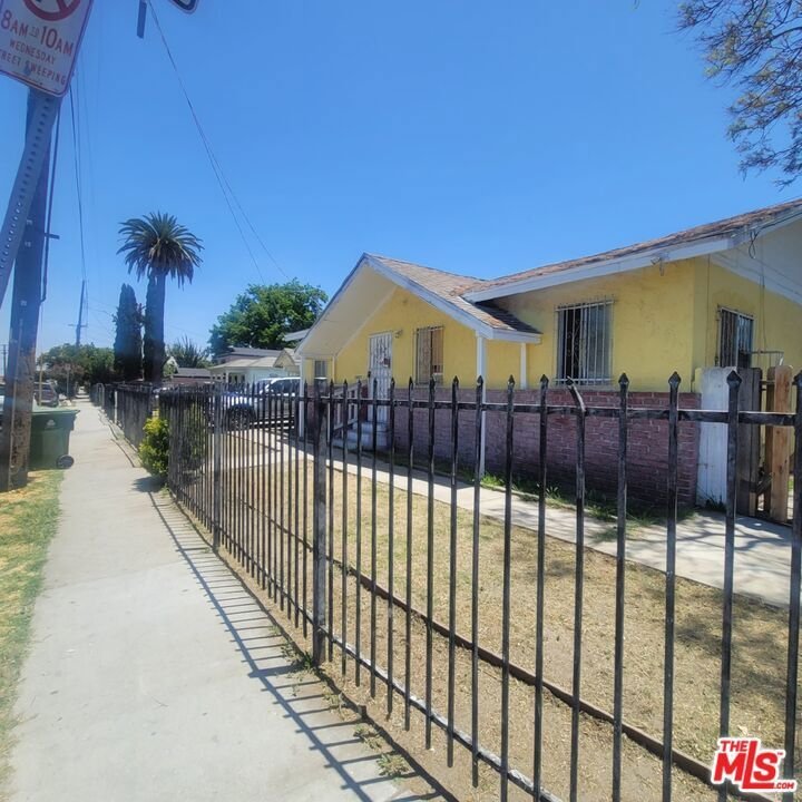 Los Angeles, California, United States 5 - 18152215