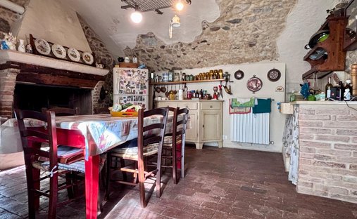 House in Pozzolengo, Lombardy, Italy 1