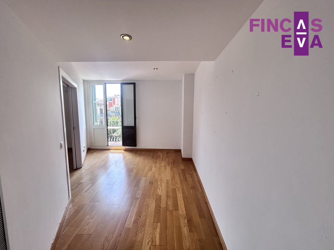 Apartment in Eixample, Barcelona, Spain 5 - 18152981