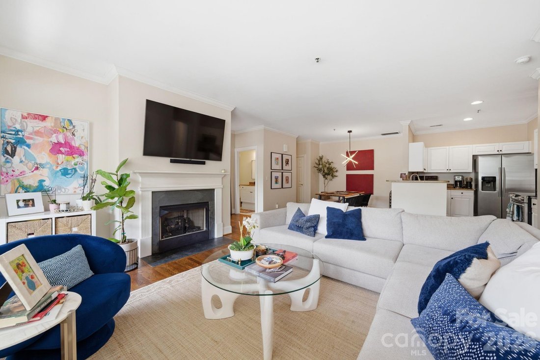 Condo in Charlotte, North Carolina, United States 4 - 18153696
