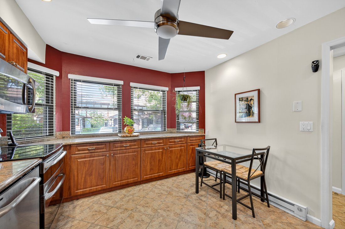 Condo in Woodbury, New York, United States 5 - 18153034