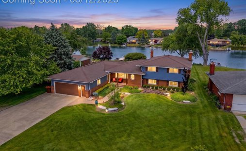 House in White Lake charter Township, Michigan, United States 1