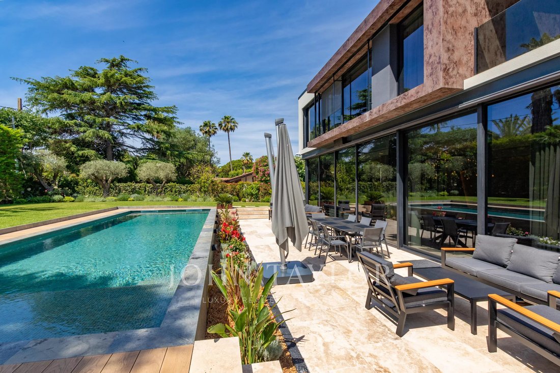 Villa in Antibes, Provence-Alpes-Côte d'Azur, France 2 - 18153302