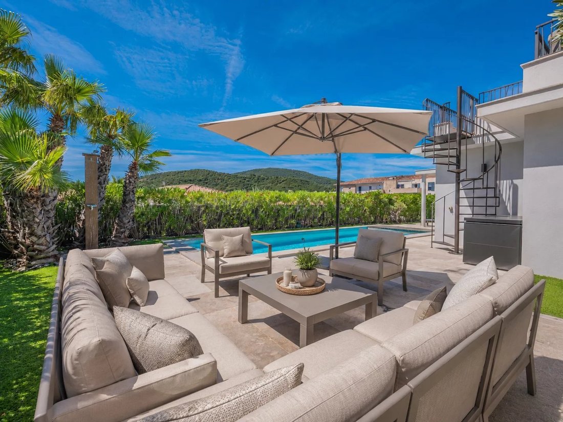 Villa in Ville-Les Saquedes-Le Bouillonnet, Sainte-Maxime, France 1 - 18153253