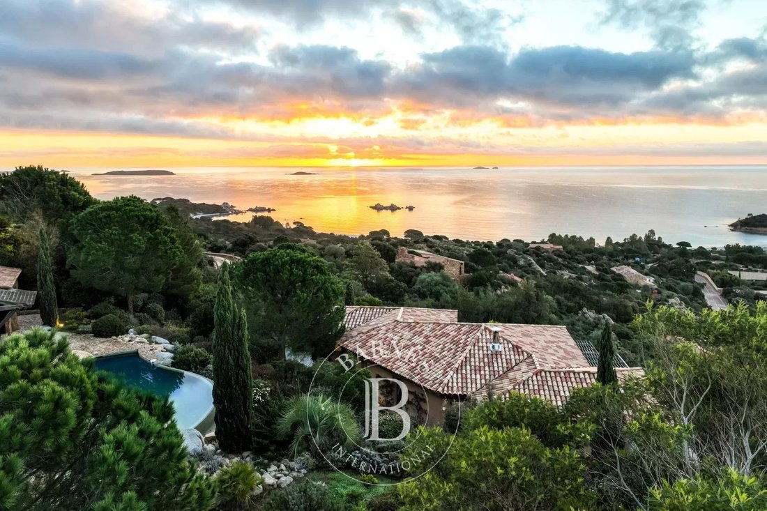 Villa in Porto-Vecchio, Corsica, France 1 - 18153394