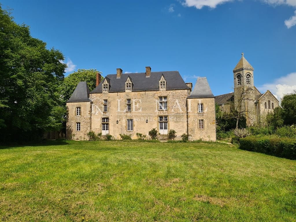 Castle in Pillerie-Bootz, Laval, Pays de la Loire 3 - 18153356
