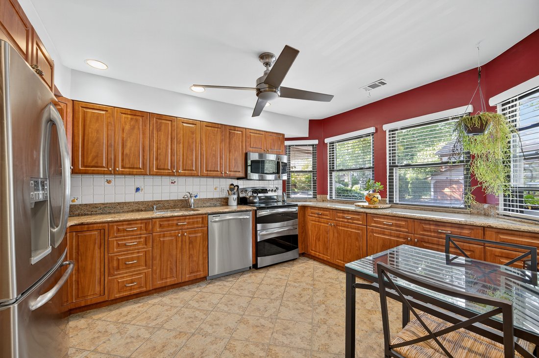 Condo in Woodbury, New York, United States 3 - 18153034