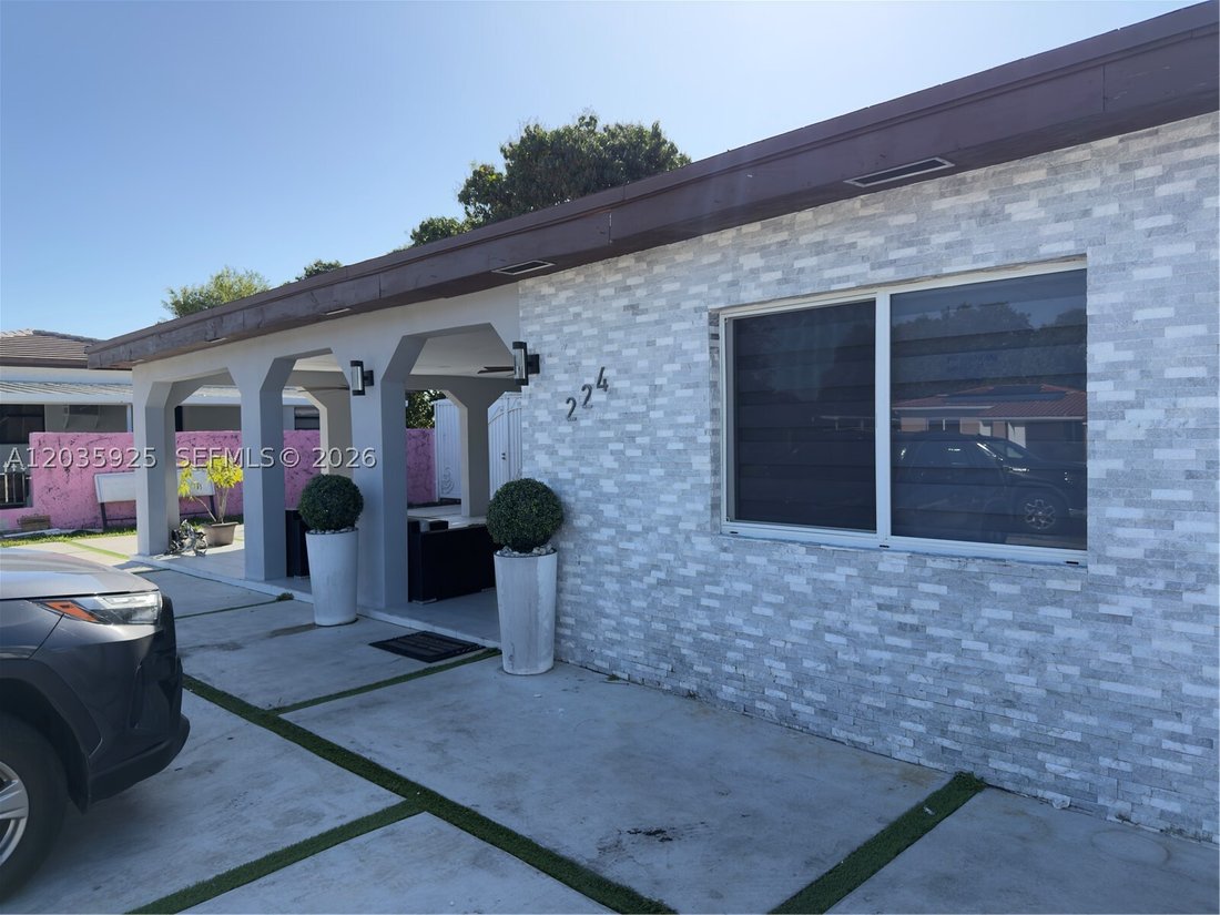 House in Hialeah, Florida, United States 4 - 18152574