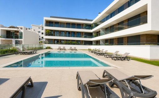 Apartment in Praia dos Pescadores, Olhos de Agua, Portugal 1