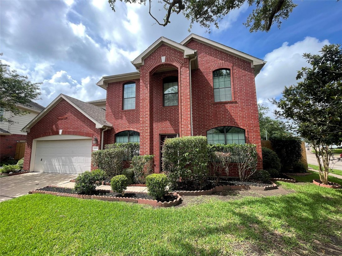 House in Friendswood, Texas, United States 1 - 18152770