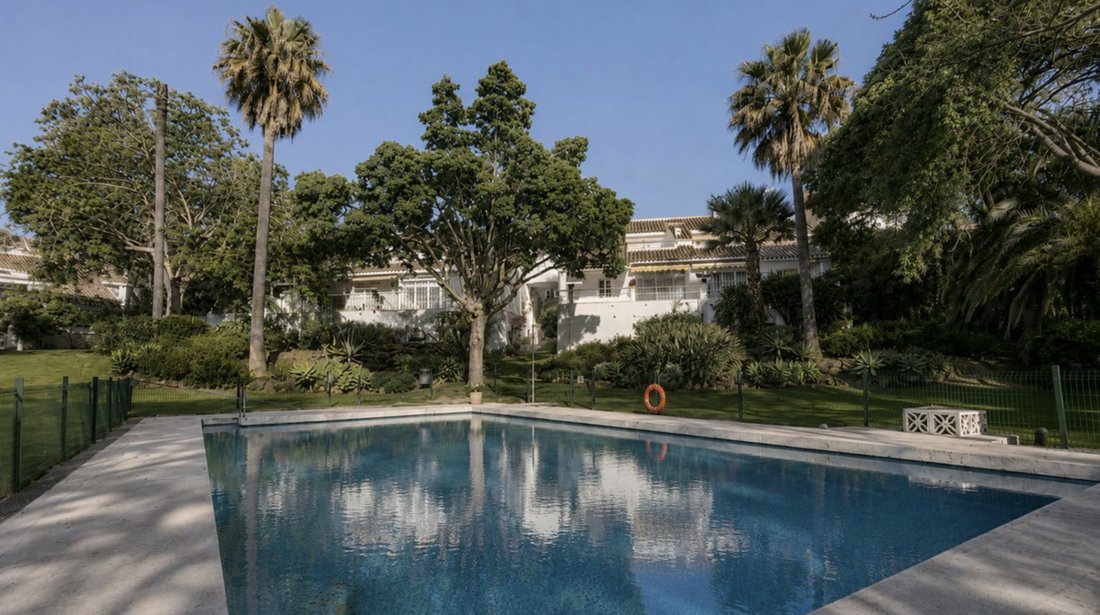 Penthouse in Nueva Andalucia, Marbella, Spain 1 - 18153229