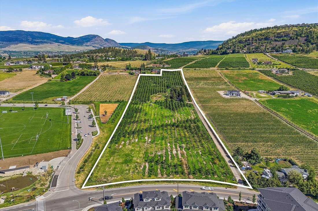Farm Ranch in Kelowna, British Columbia, Canada 4 - 18153037