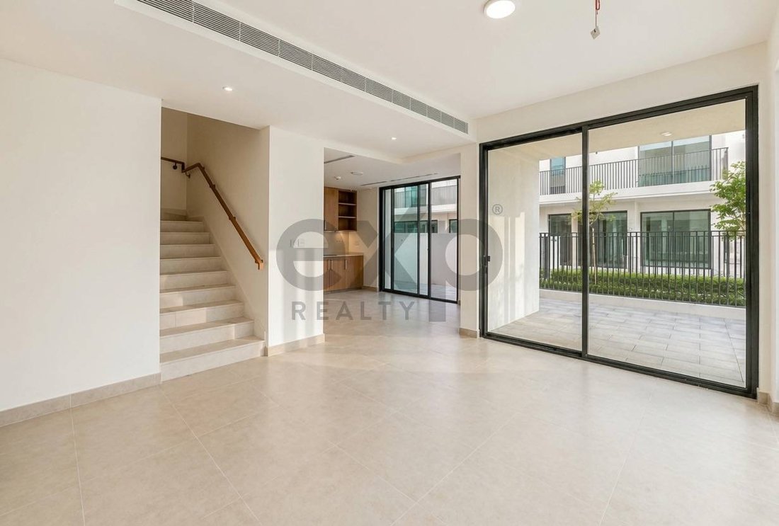 Villa in Al Yufrah 1, Al Yufrah, Dubai 2 - 18152568