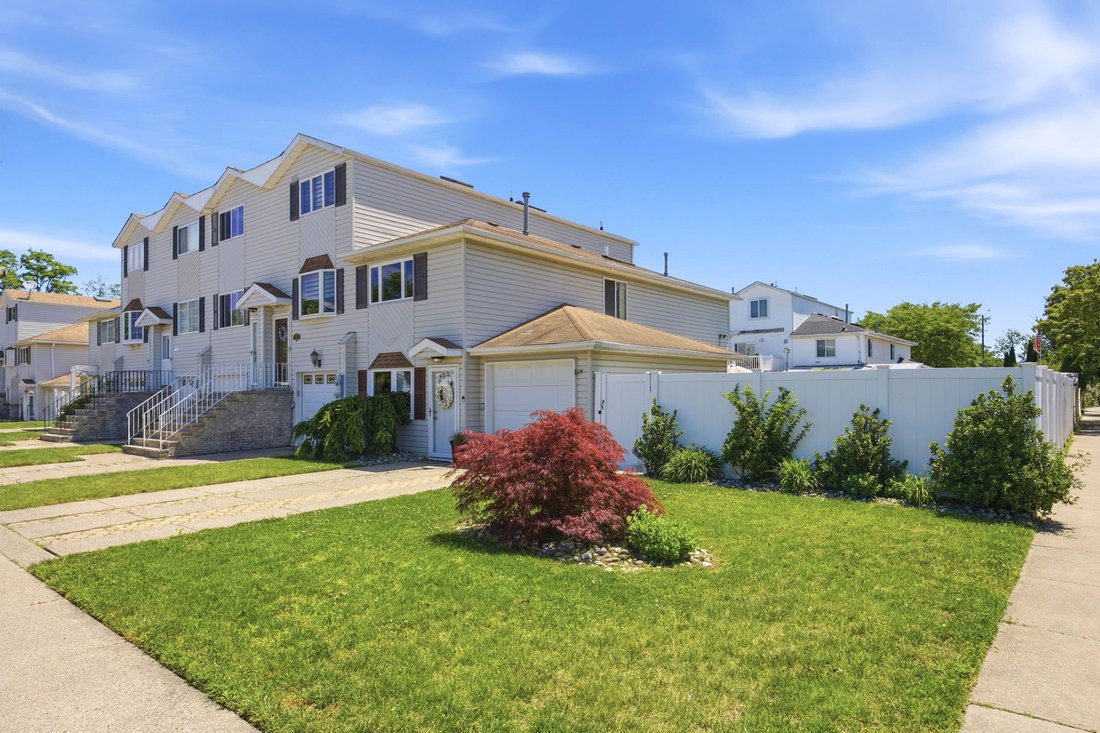 House in New York, New York, United States 2 - 18153702