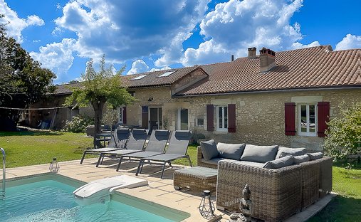 Villa in Neuvic, Nouvelle-Aquitaine, France 1