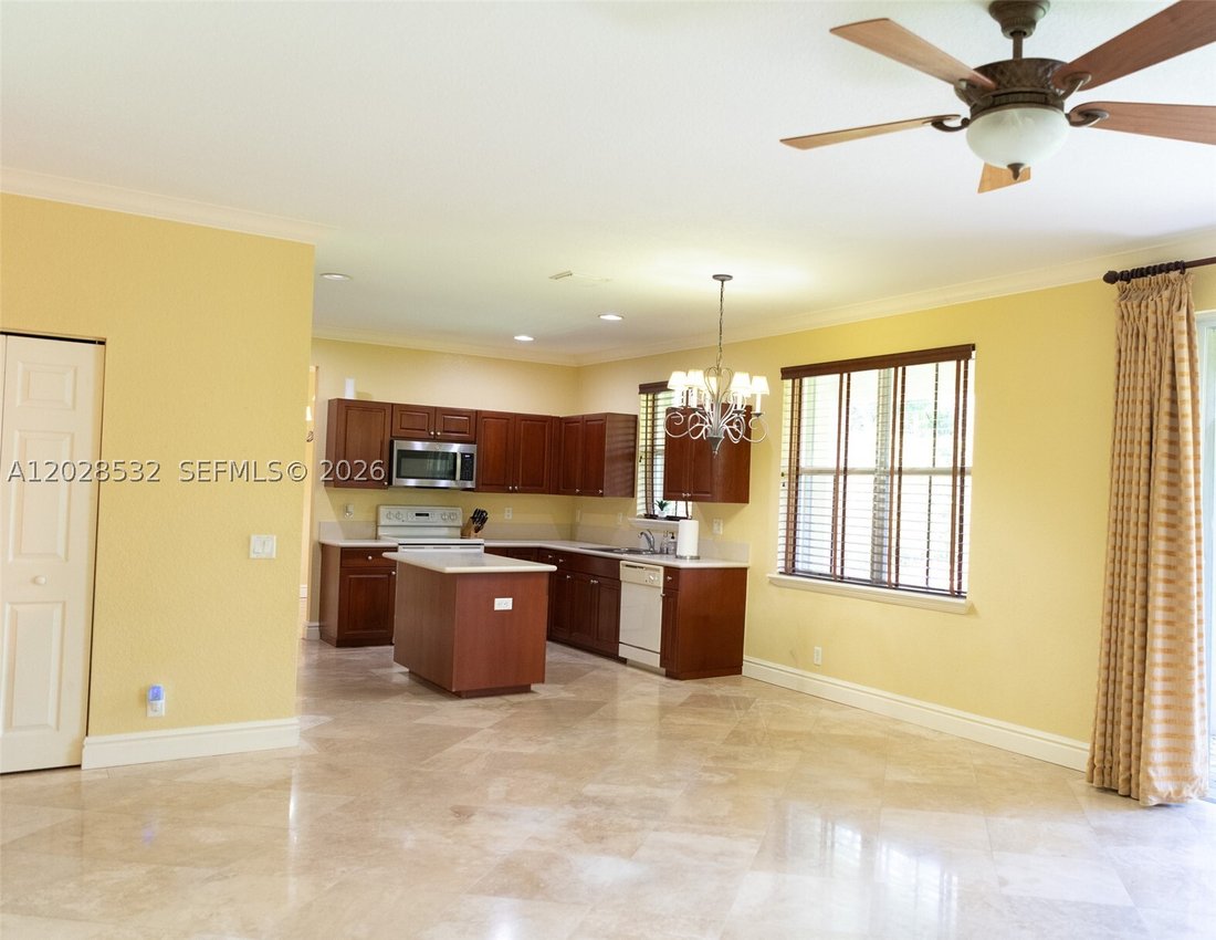 House in Weston, Florida, United States 5 - 18152545