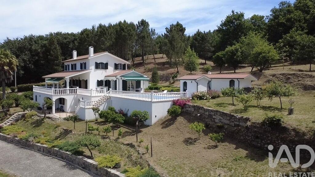 Townhouse in Ferreira de Aves, Viseu District, Portugal 1 - 18153608