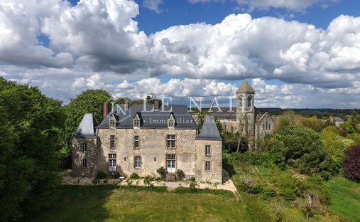 Castle in Pillerie-Bootz, Laval, Pays de la Loire 1