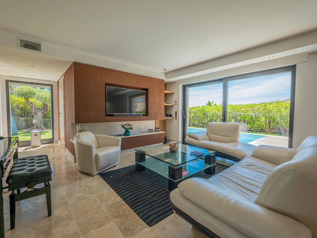 Villa in Ville-Les Saquedes-Le Bouillonnet, Sainte-Maxime, France 5 - 18153253