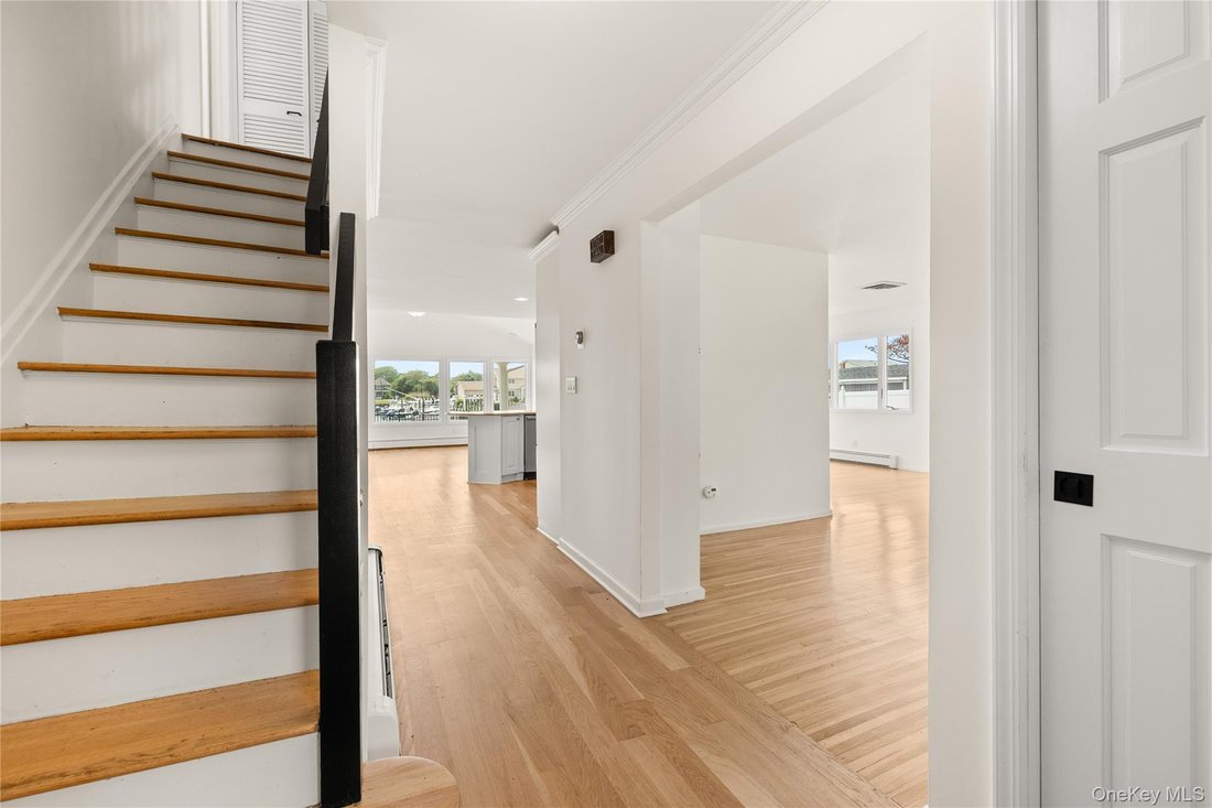 House in Yaphank, New York, United States 2 - 18152320