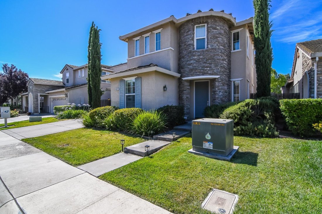 House in Elk Grove, California, United States 3 - 18152461