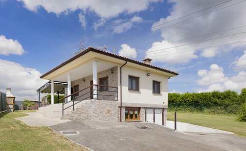 House in Gijon / Xixon, Asturias, Spain 1