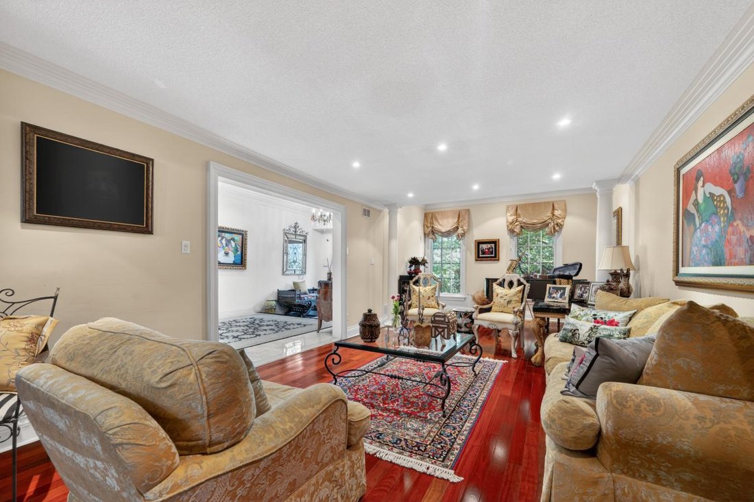 House in Toronto, Ontario, Canada 5 - 18153000