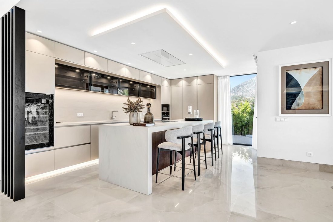 Villa in Marbella, Andalusia, Spain 3 - 18153029