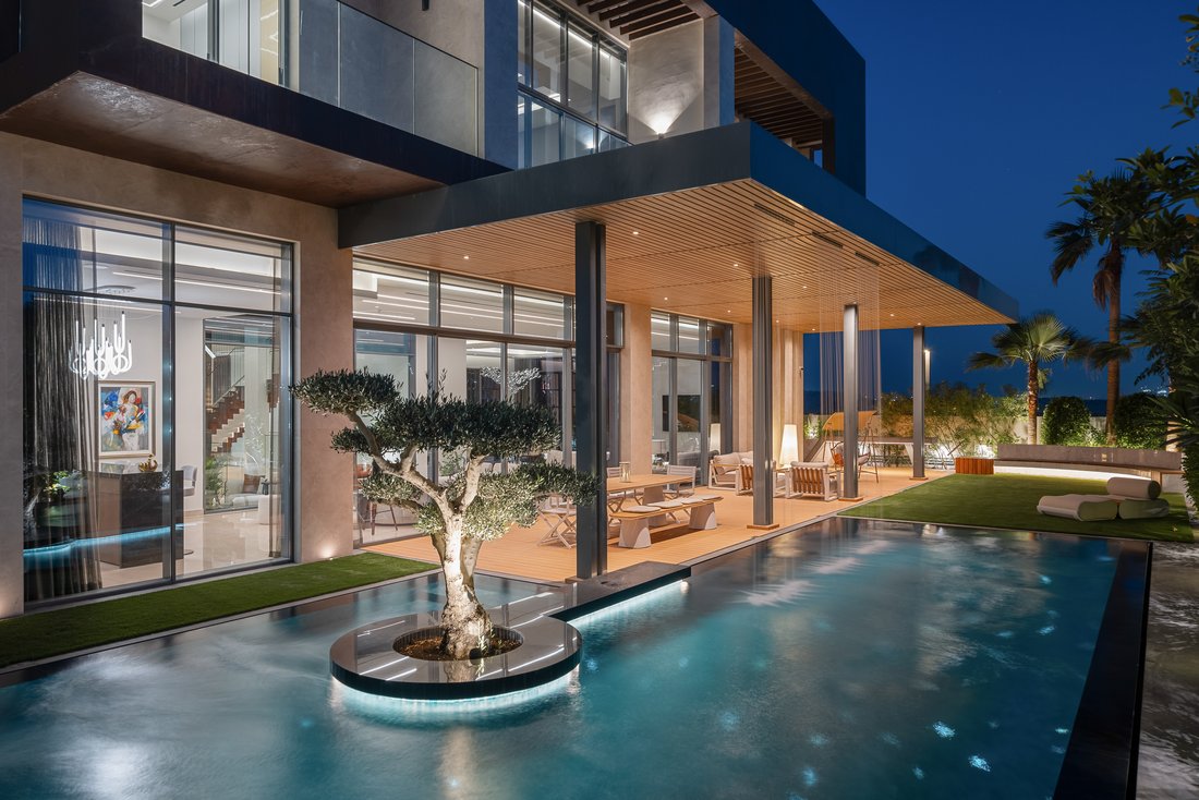 Villa in Hadaeq Sheikh Mohammed Bin Rashid, Dubai, United Arab Emirates 1 - 18146533