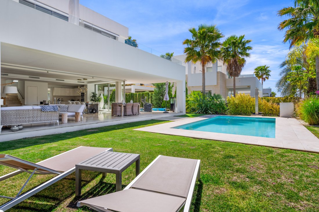 Villa in Marbella, Andalusia, Spain 1 - 18153028