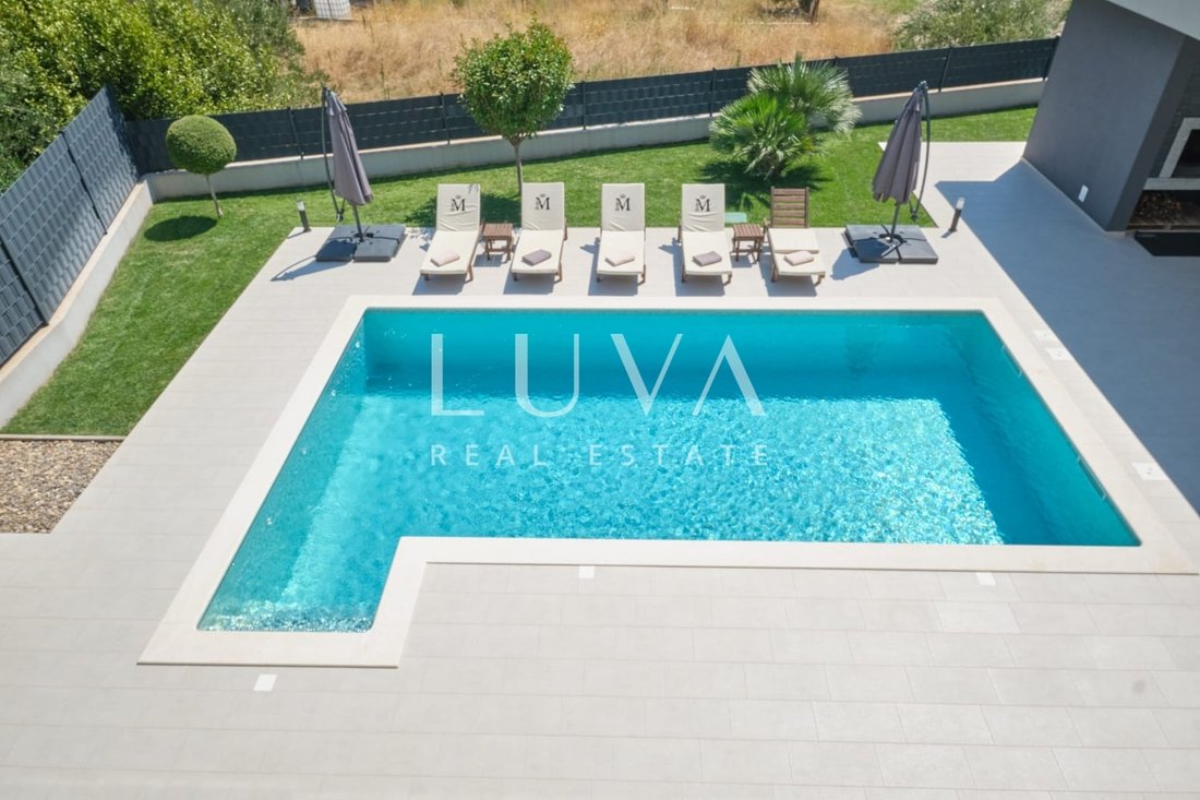 Villa in Kastel Stari, Split-Dalmatia County, Croatia 3 - 18153046