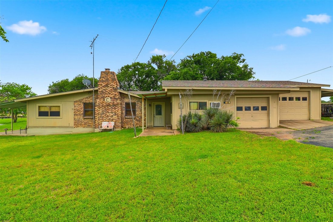House in Tow, Texas, United States 3 - 18152711