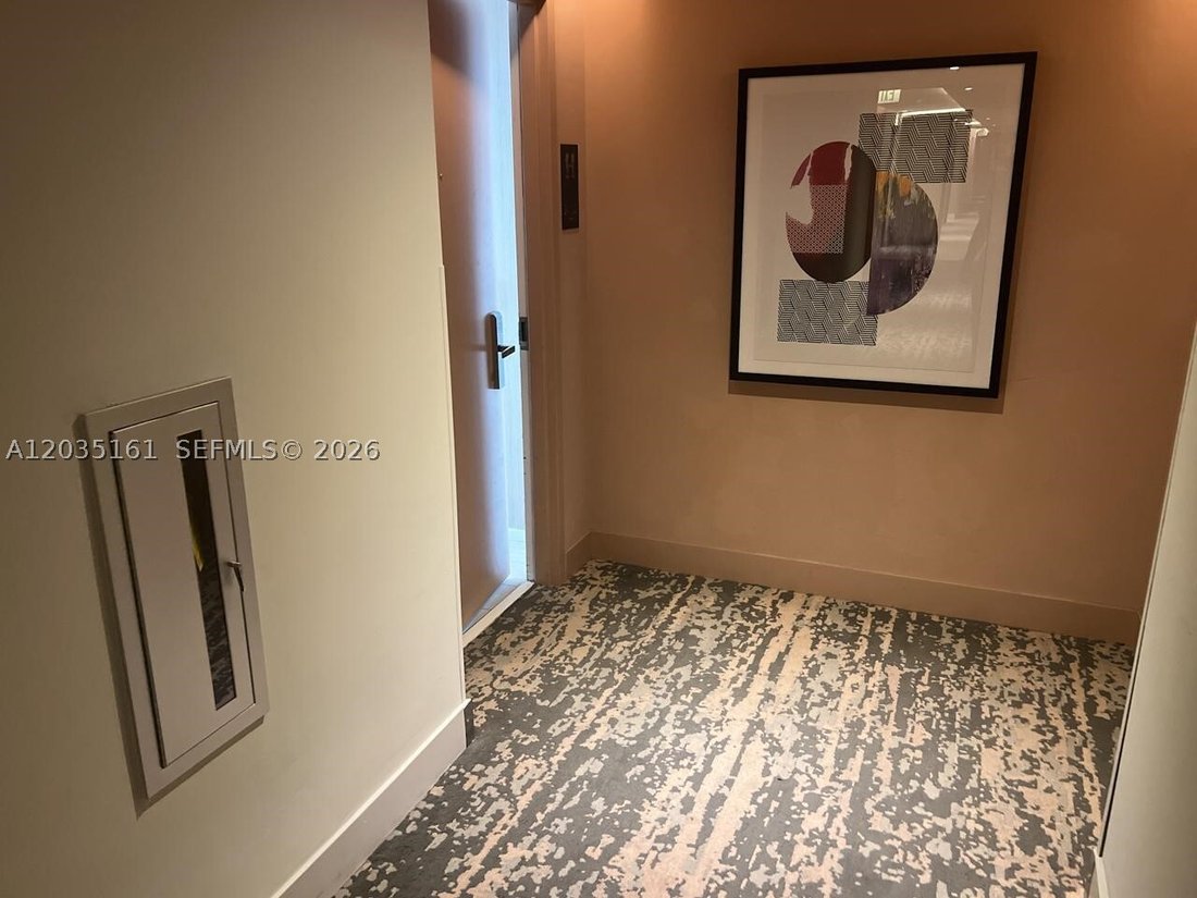Condo in Hollywood, Florida, United States 2 - 18152572