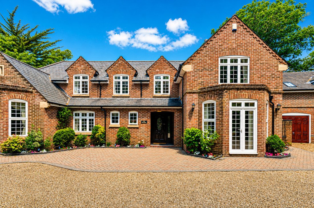 House in Eastleigh, England 3 - 18153180