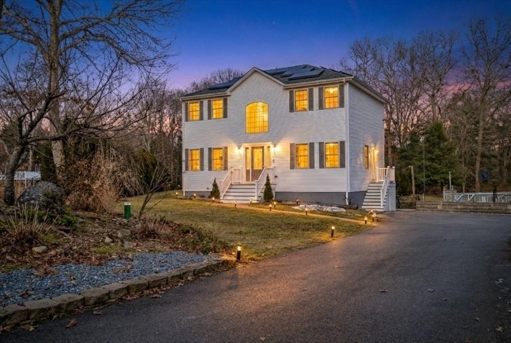 House in Dartmouth, Massachusetts, United States 1 - 18152499