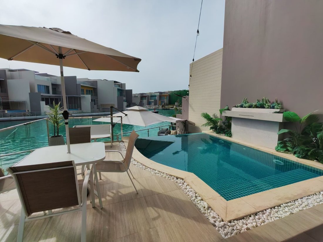 Villa in Samaheej, Muharraq Governorate, Bahrain 1 - 18152923