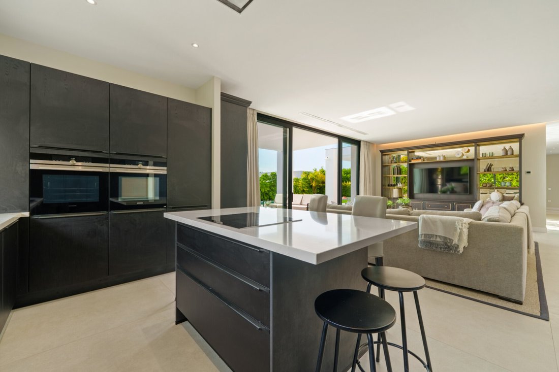 Villa in Marbella, Andalusia, Spain 4 - 18153062