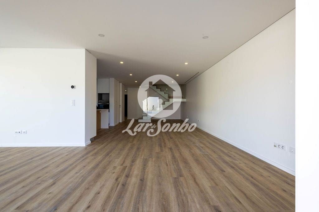 Townhouse in Vilar e Mosteiro, Porto District, Portugal 4 - 18152949