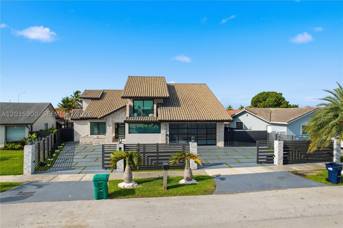 House in Miami, Florida, United States 1 - 18152573