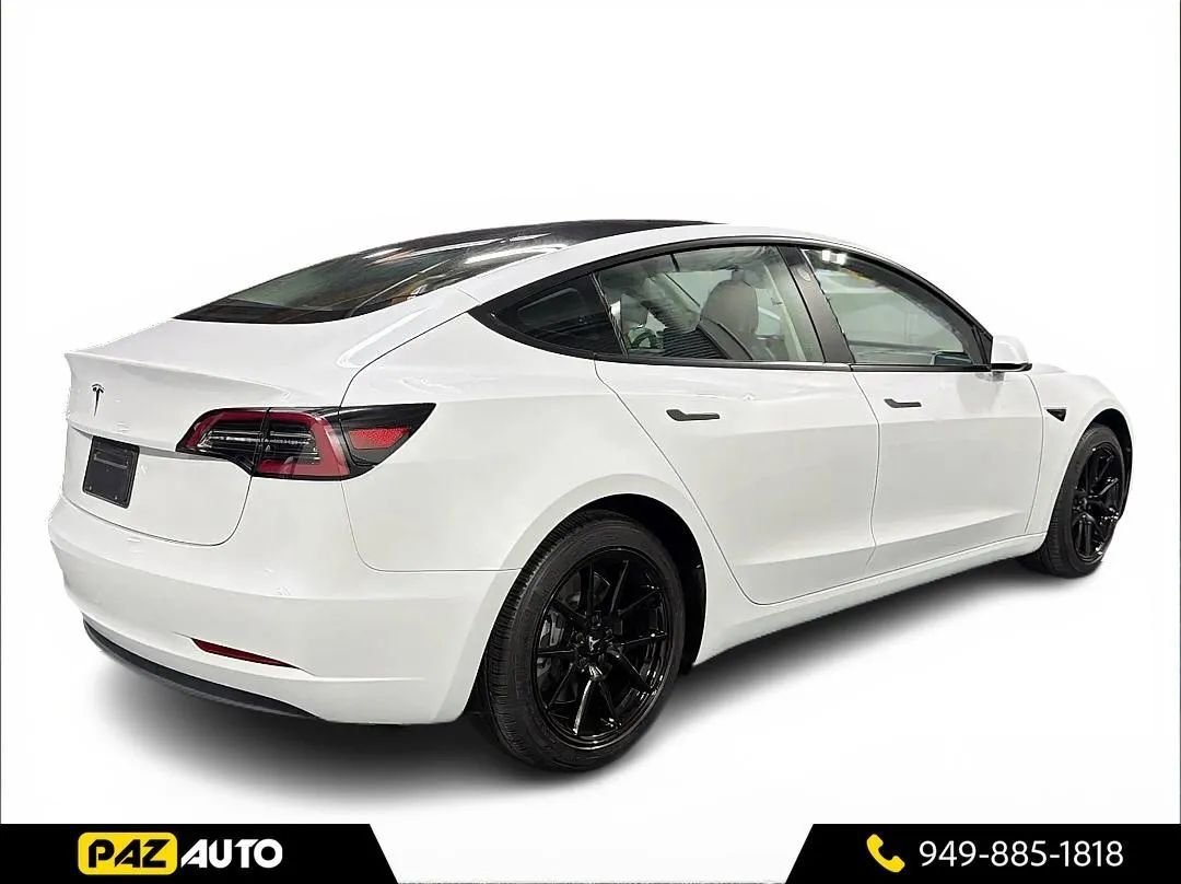 Sedan in Laguna Hills, CA, United States 5 - 17658240