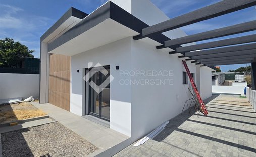House in Fernao Ferro, Setubal, Portugal 1