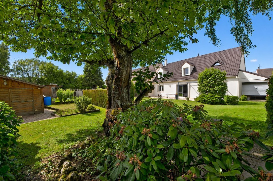House in Bois de la Couronne, Bois-d'Arcy, France 1 - 18167346