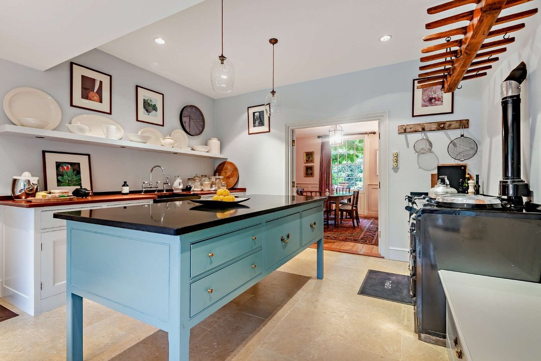 House in Englefield Green, Windsor, England 2 - 18160069