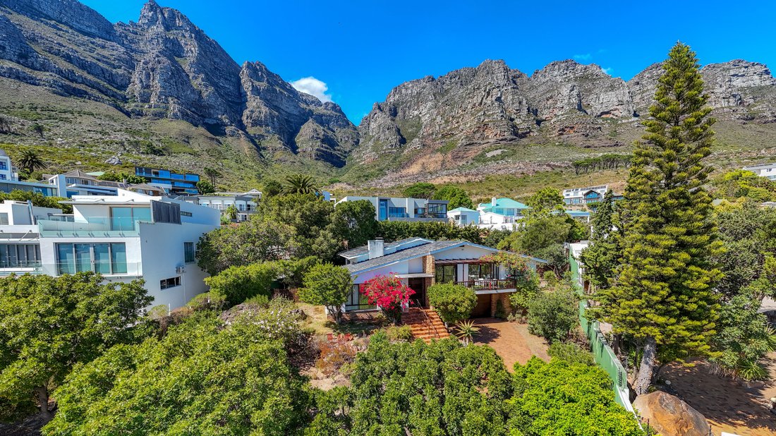 House in Bakoven, Cape Town, South Africa 1 - 18165990