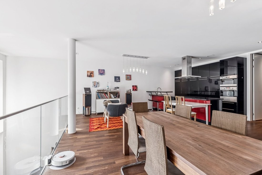 Maisonette Apartment With Spacious Living Studio
