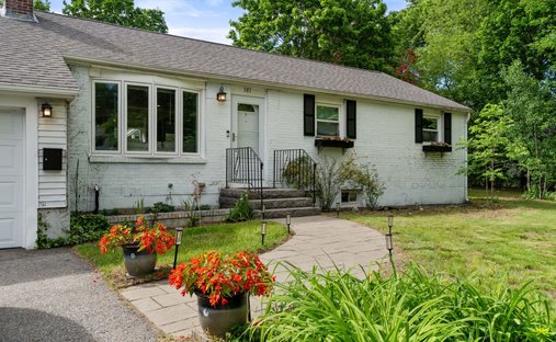 House in Framingham, Massachusetts, United States 1